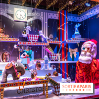 Vitrines et sapin de Noël des Galeries Lafayettes avec Clara Luciani - photos