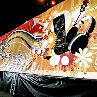 Montage des chars Techno Parade 2010