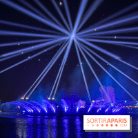 Disneyland Paris : Disney Cascade of Lights, le spectacle nocturne sur Adventure Bay