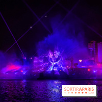 Disneyland Paris : Disney Cascade of Lights, le spectacle nocturne sur Adventure Bay