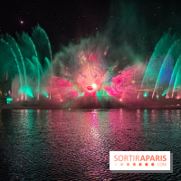 Disneyland Paris : Disney Cascade of Lights, le spectacle nocturne sur Adventure Bay