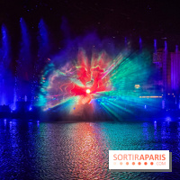 Disneyland Paris : Disney Cascade of Lights, le spectacle nocturne sur Adventure Bay