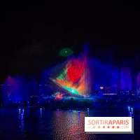 Disneyland Paris : Disney Cascade of Lights, le spectacle nocturne sur Adventure Bay