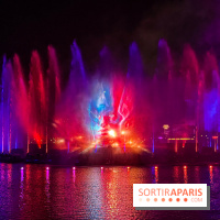 Disneyland Paris : Disney Cascade of Lights, le spectacle nocturne sur Adventure Bay