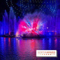 Disneyland Paris : Disney Cascade of Lights, le spectacle nocturne sur Adventure Bay
