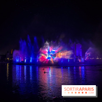Disneyland Paris : Disney Cascade of Lights, le spectacle nocturne sur Adventure Bay