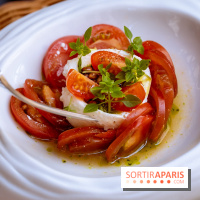 La terrasse jardin du Sax Hotel avec piscine - tomate burrratas