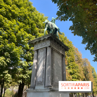 La promenade du Cours de la Reine, une ancienne promenade royale le long des quais de Seine