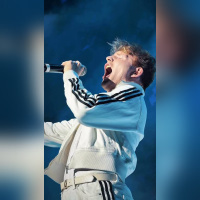 Queen Forever à l’Arena Grand Paris : 2 000 choristes pour un hommage rock à Queen - mickey