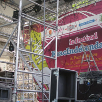 La scène du Festival Fnac Indétendances sur les bords de Paris plage