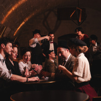 Cabaret Rive Gauche : l'expérience immersive qui vous fait discuter avec Barbara et Boris Vian