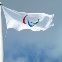 Jeux Paralympiques : qui est John McFall, l'astronaute qui a apporté le drapeau paralympique ?