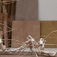 Les Cimes de l’Asphalte : l’exposition de Duy Anh Nhan Duc à l’Espace Richaud, à Versailles