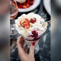 Petite Rosalie : la terrasse au bord du lac du restaurant Rosalie à Disney Village