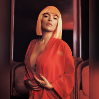 Karol G au Crazy Horse : un show inédit entre cabaret parisien et rythmes latinos