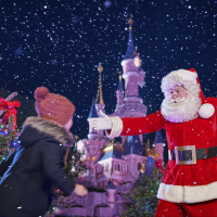 Noël 2025 à Disneyland Paris : dates, programme et magie avec Disney's Enchanted Christmas