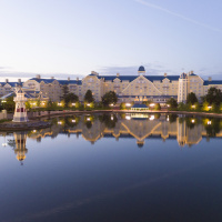 Newport Bay Club, l'hôtel qui vous fait prendre le large à Disney Village