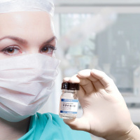 Covid : le vaccin d'AstraZeneca réduirait la transmission du virus selon une étude