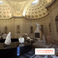 Un monde de plis à la chapelle Expiatoire