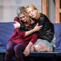 Rabbit Hole au Théâtre des Bouffes Parisiens