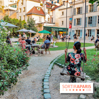 Le Café Renoir et sa terrasse estivale 2019, balançoire