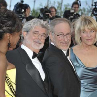 Georges Lucas
Sreven Spielberg