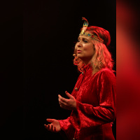 Constance, une humoriste libre et indépendante