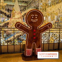 Photos : les vitrines et décorations de Noël du Bon Marché 2021