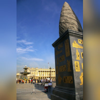 astérix exposition urbaine : "les gaulois envahissent Lutèce". 50 ans Astérix