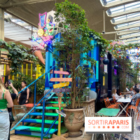 Un bar à glaces et un dessert dans un train de la Félicita