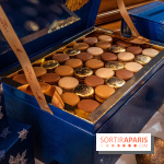 Bûche de Noël Ladurée 2022 - coffret macarons