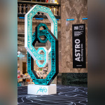 Astro impose l’Urban Art Fair dans l'atrium des Galeries Lafayette Champs-Elysées - credit photo   Lionel Belluteau   unœilquitraine   Astro   Urban Art Fair 003