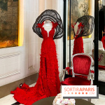 Exposition mode au Plaza Athénée pour la Fashion Week Haute Couture