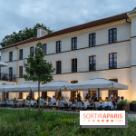 La terrasse dans un jardin avec vue Tour Eiffel du Marguerite 1606 au Domaine de la Reine Margot -  A7C1370