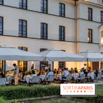 La terrasse dans un jardin avec vue Tour Eiffel du Marguerite 1606 au Domaine de la Reine Margot -  A7C1373