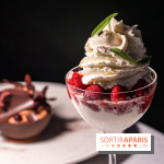 La terrasse dans un jardin avec vue Tour Eiffel du Marguerite 1606 au Domaine de la Reine Margot -  A7C1378