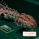 Bijoux de scène de l'Opéra de Paris : l'exposition de parures merveilleuses au Palais Garnier