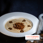 Monsieur Claude, le restaurant par Danny Khezzar à Rueil dans le 92 - LE VELOUTÉ Velouté de topinambours, fève de tonka, chèvre frais ail & fines herbes et chips de panais