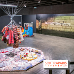 Exposition de vêtements-images de Chalisée Naamani au Palais de Tokyo