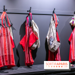 Exposition de vêtements-images de Chalisée Naamani au Palais de Tokyo