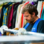 La braderie solidaire du Secours populaire de Paris - Boutique vestimentaire SPF 2025 41