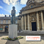 Art Basel Paris 2025 : un totem monumental installé sur le parvis de l'Institut de France