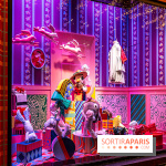 Vitrines et sapin de Noël des Galeries Lafayettes avec Clara Luciani - photos