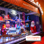 Vitrines et sapin de Noël des Galeries Lafayettes avec Clara Luciani - photos