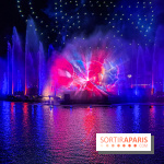Disneyland Paris : Disney Cascade of Lights, le spectacle nocturne sur Adventure Bay