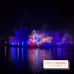 Disneyland Paris : Disney Cascade of Lights, le spectacle nocturne sur Adventure Bay