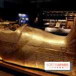 Le sarcophage illuminé dans l’exposition Toutânkhamon - Toutankhamon : son tombeau et ses trésors