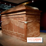 La cuve du sarcophage dans le tombeau reconstitué - Toutankhamon : son tombeau et ses trésors