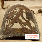 Bouclier cérémoniel au pied du char de Toutânkhamon - Toutankhamon : son tombeau et ses trésors