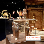 Vitrine d’objets funéraires de Toutânkhamon - Toutankhamon : son tombeau et ses trésors